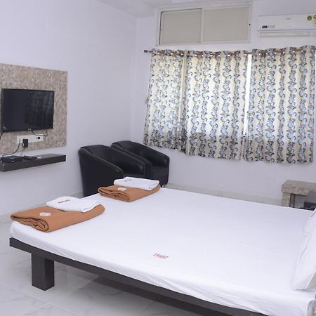 Hotel Mangalam Kurandvad Exteriér fotografie